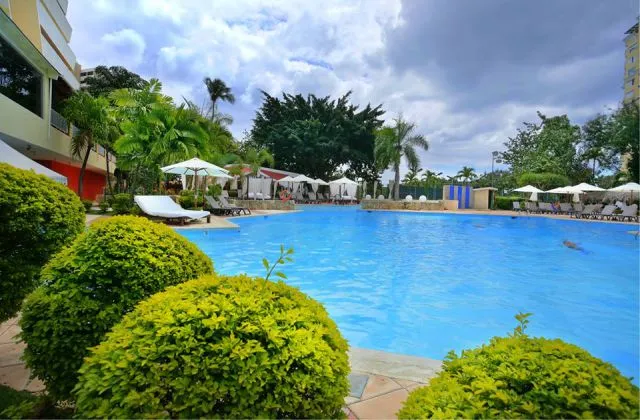 Dominican Fiesta Hotel Casino pool
